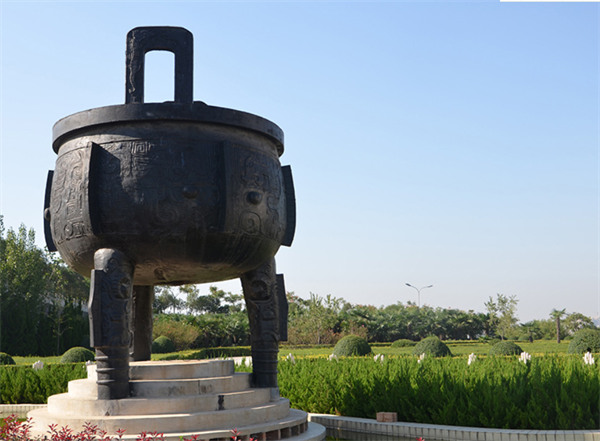 西安霸陵墓園新區(qū)圖片，群山環(huán)抱中,價(jià)格實(shí)惠